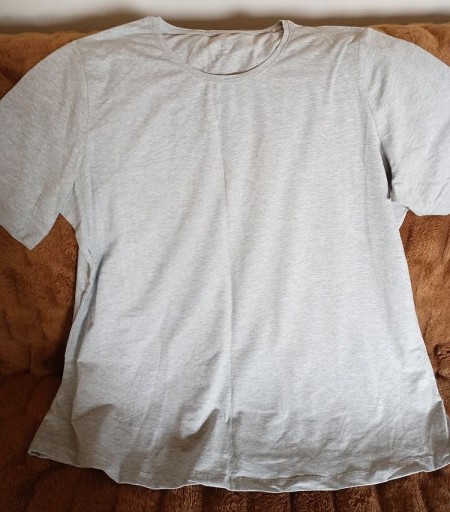 Zdjęcie oferty: Szary shirt bluzka rozmiar 52/54