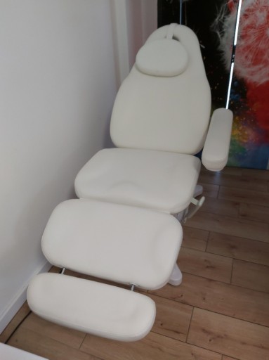 Zdjęcie oferty: Fotel kosmetyczny MODENA BD8194, elektryczny