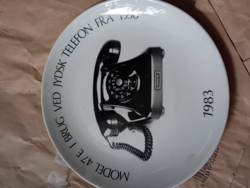 Zdjęcie oferty: Talerz ozdobny   telefon stacjonarny "Model 47 E".