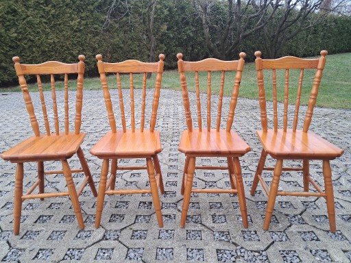 Zdjęcie oferty: stare krzesło patyczak krzesła kultowe vintage PRL