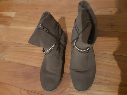 Zdjęcie oferty: Buty za kostkę z łańcuszkiem, roz 33