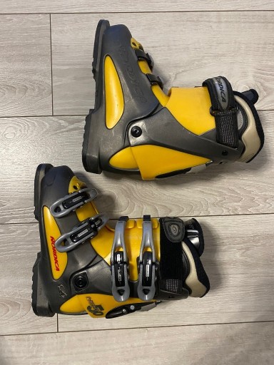 Zdjęcie oferty: Buty narciarskie NORDICA 22,5 cm EU 35,5