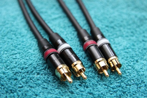 Zdjęcie oferty: Interkonekt audio RCA-RCA MOGAMI 2549 NEUTRIK 50cm