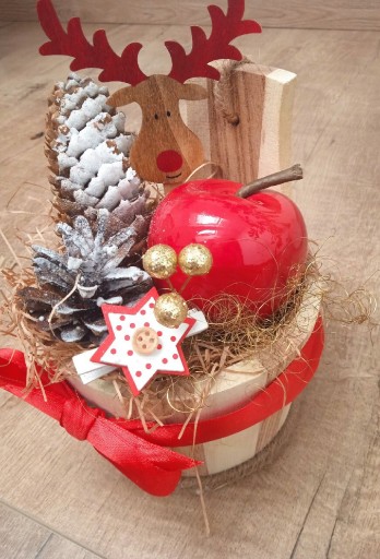 Zdjęcie oferty: Stroik bożonarodzeniowy w drewnianej beczce
