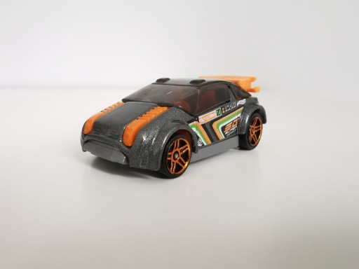 Zdjęcie oferty: Hot Wheels Autko Resorak Super Gnat 2004 rok