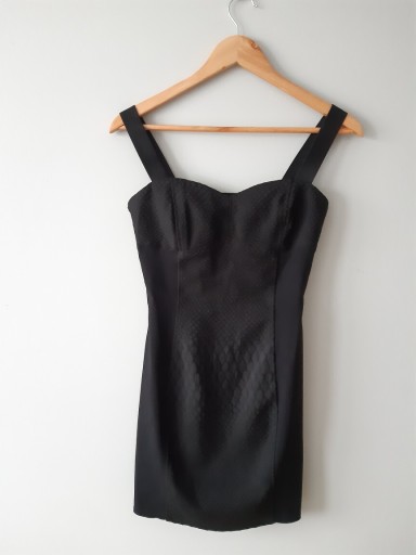 Zdjęcie oferty: Czarna sukienka krótka sukienka wieczorowa S 36