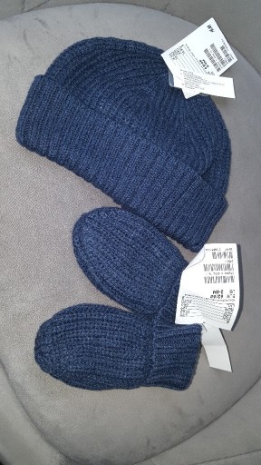 Zdjęcie oferty: Nowy zestaw czapka rękawiczki 2-6m 62cm granat H&M