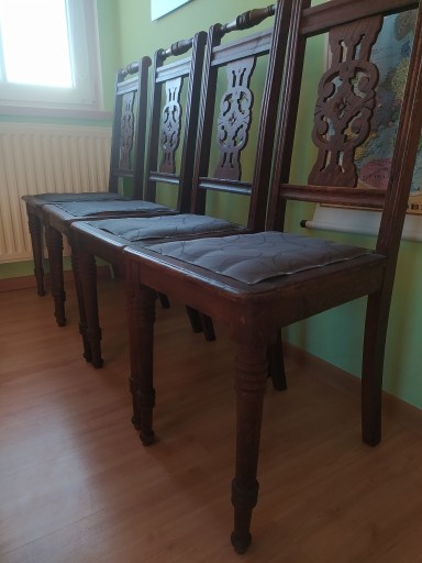 Zdjęcie oferty: Krzesła drewniane dębowe Zestaw x4