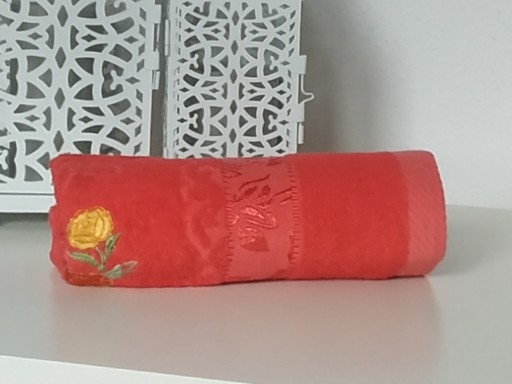 Zdjęcie oferty: Ręcznik frotte 50 x 100 czerwony