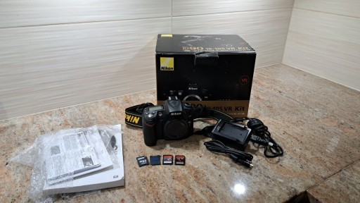 Zdjęcie oferty: Nikon D90 +obiektyw Tamron 28-300+lampa