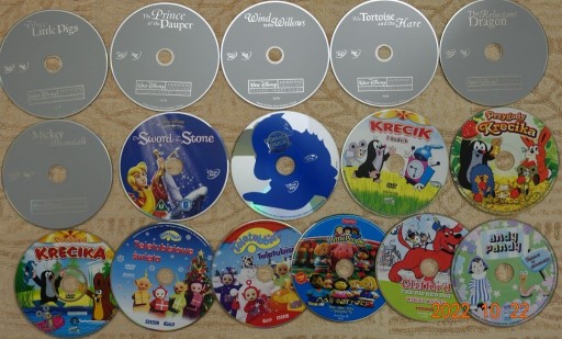 Zdjęcie oferty: Disney - bajki 8xDVD + 8 innych DVD dla dzieci