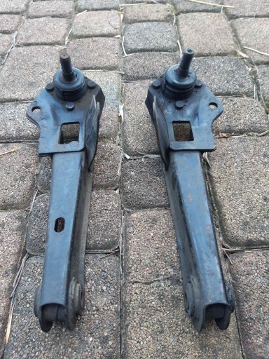 Zdjęcie oferty: Wahacze dolne fiat 125p oryginalne, nowe 