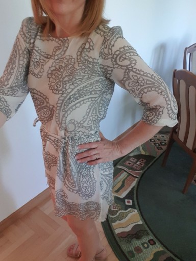 Zdjęcie oferty: Bialo szara sukienka Greenpoint- rozmiar 38/M