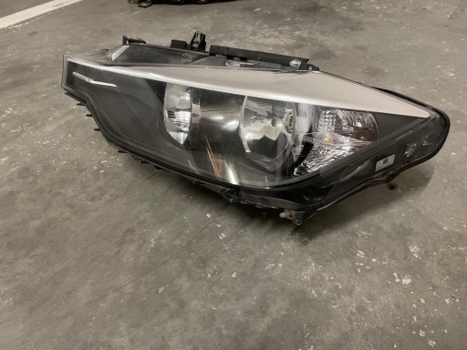 Zdjęcie oferty: Lampa lewa przód BMW F30/F31 halogen stan bdb