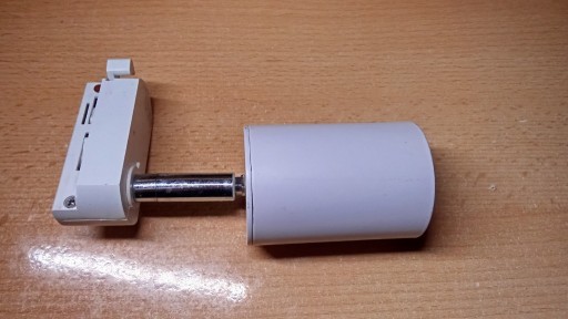 Zdjęcie oferty: Reflektor szynowy GU10 z halogenem w komplecie