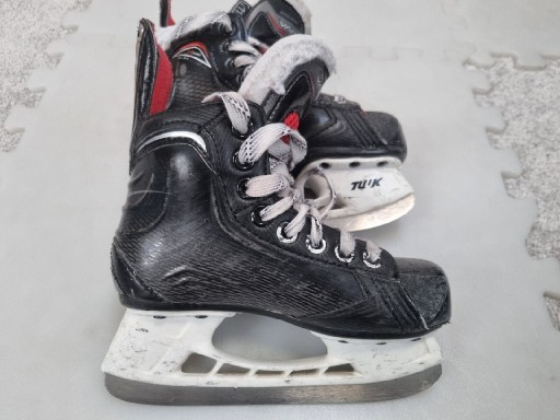 Zdjęcie oferty: Łyżwy Bauer Vapor X500 S17 D Youth 11,5 Eur30 