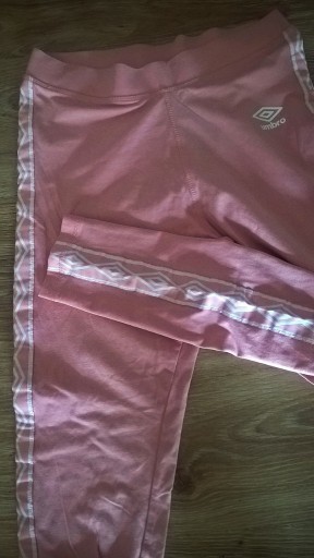 Zdjęcie oferty: Umbro damskie Legginsy blado różowe rozm. M