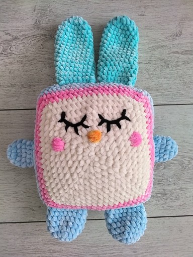 Zdjęcie oferty: Przytulanka poduszka KRÓLIK amigurumi (36cm)