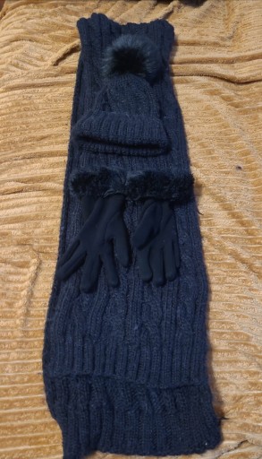 Zdjęcie oferty: Komplet czapka szalik rękawiczki