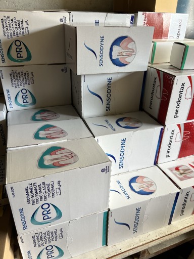 Zdjęcie oferty: ZESTAW MINI PAST DO ZĘBÓW SENSODYNE & PARODONTAX 3x60x15ml. – HALEON