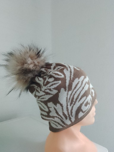 Zdjęcie oferty: Czapka damska z pomponem 
