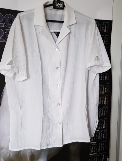 Zdjęcie oferty: Biała bluzka z krótkim rękawem rozmiar M