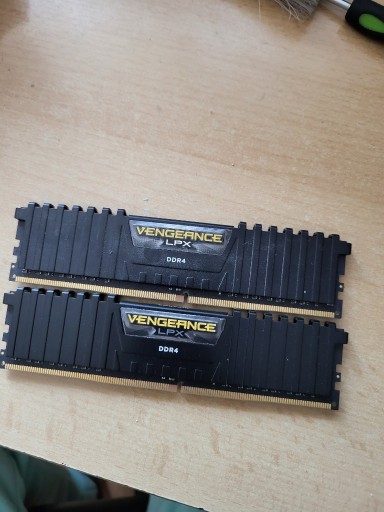 Zdjęcie oferty: RAM Corsair 16GB (2x8GB) 3200MHz CL16 Vengeance