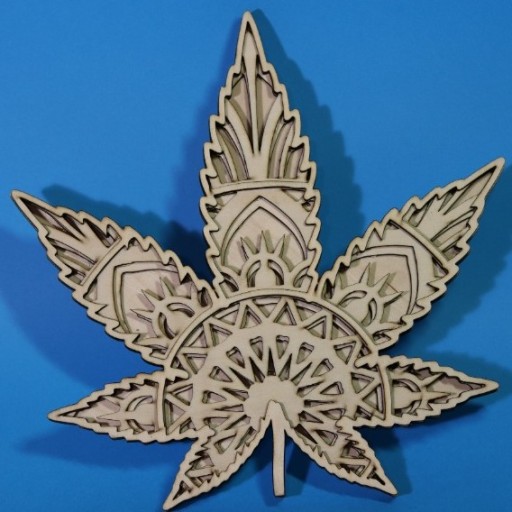 Zdjęcie oferty: Rzeźba figurka marihuana liść z drewna sklejka