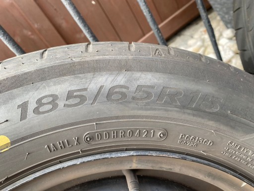 Zdjęcie oferty: Opony Falken 185/65/15 z felgami 