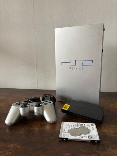 Zdjęcie oferty: Konsola Sony PlayStation 2 FAT SILVER + PAD + DYSK + NETWORK ADP.