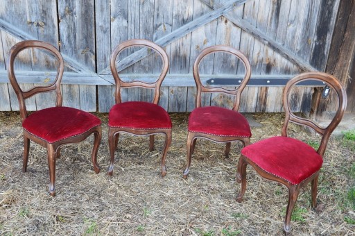 Zdjęcie oferty: retro vintageCztery stare krzesła