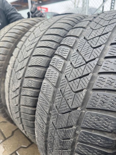 Zdjęcie oferty: Opony zimowe Pirelli 225/45R19 96V XL