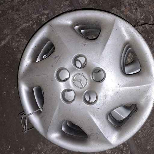 Zdjęcie oferty: Orginalne kołpaki mazda 15" 4szt cena za komplet