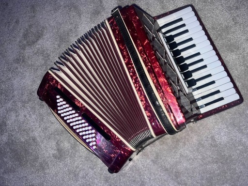 Zdjęcie oferty: Akordeon Bydgoska Fabryka Akordeonów – 60basów