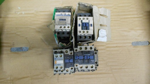 Zdjęcie oferty: Styczniki 3 fazowe  4 szt