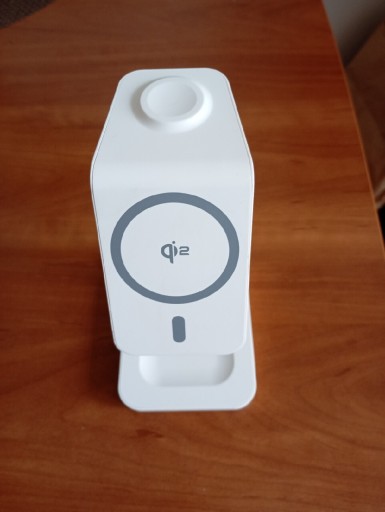 Zdjęcie oferty: Bezprzewodowa ładowarka 3w1 stacja ładująca iPhone Apple