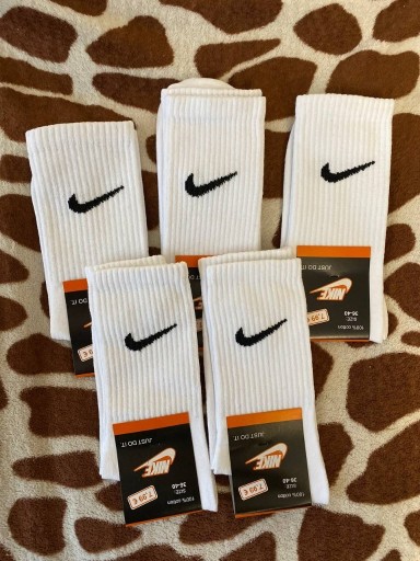 Zdjęcie oferty: Skarpetki Nike wiosna 5 par białych r.36-40