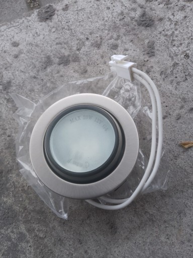 Zdjęcie oferty: Oczka halogen alu,satyna,obrotowe,wodoszczelne.łazienka,+żarówka g4