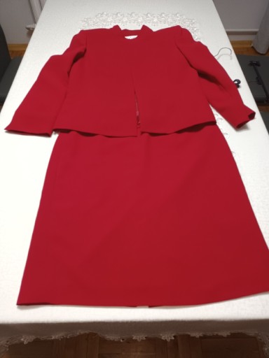 Zdjęcie oferty: Komplet Spódnica bluzka marynarka rozmiar 46