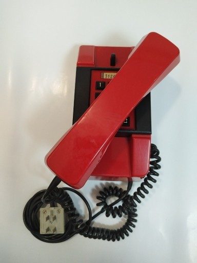 Zdjęcie oferty: TELEFON BRATEK PRL RWT STARY RETRO TELEFON TELEKOM