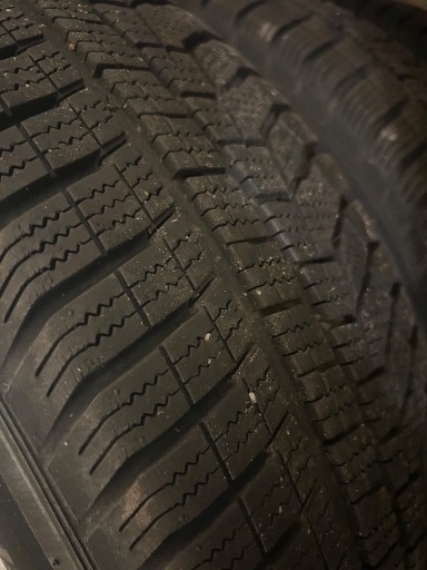 Zdjęcie oferty: Koła zimowe 4szt Hankook 215/70R16 i*cept evo2 suv