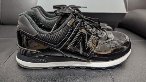 Zdjęcie oferty: Buty New Balance 574 czarne lakier 40,5