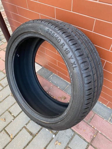 Zdjęcie oferty: Opony letnie do Mercedesa 225/40 R18