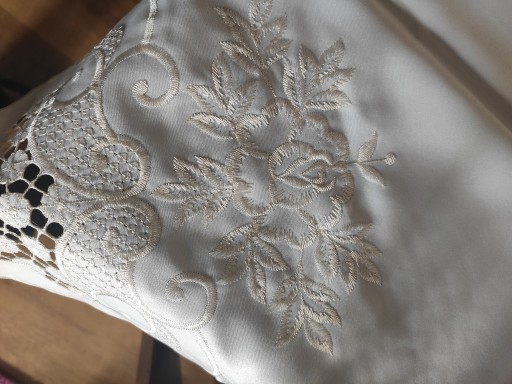 Zdjęcie oferty: OBRUS - SERWETA ECRU Z KORONKĄ 115x160 WYPRZEDAŻ!