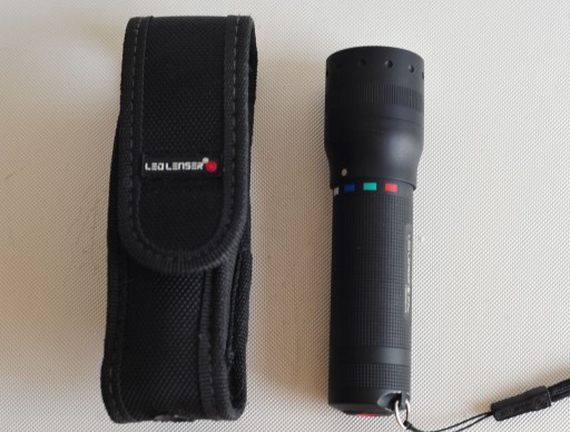 Zdjęcie oferty: Latarka cztery kolory LedLenser P7QC z pokrowcem