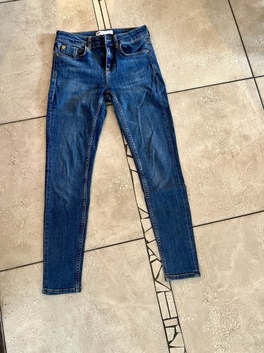 Zdjęcie oferty: Spodnie jeans Zara