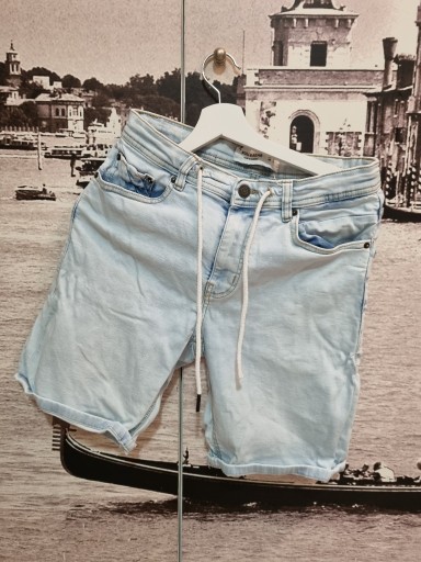 Zdjęcie oferty: Spodenki jeansowe Pull&Bear Rozm. 40 EUR