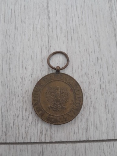 Zdjęcie oferty: MEDAL ZWYCIĘSTWA I WOLNOŚCI 1945 ORDER Z PRL