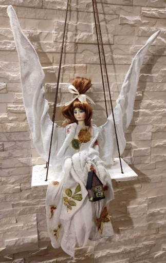 Zdjęcie oferty: Aniol na huśtawce,recznie wykonany, figurka ozdoba