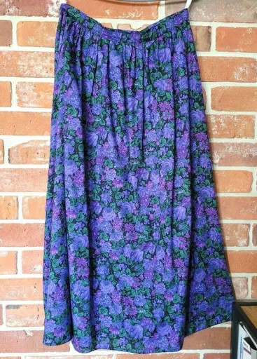 Zdjęcie oferty: Spódnica midi, bawełna, czarna w fioletowe kwiaty 